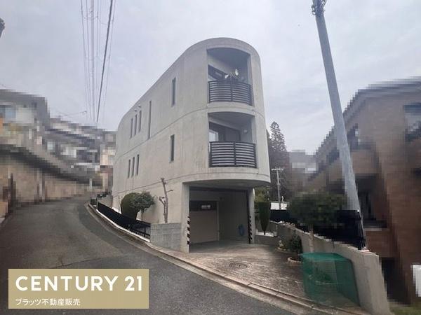 箕面市箕面８丁目の中古一戸建て