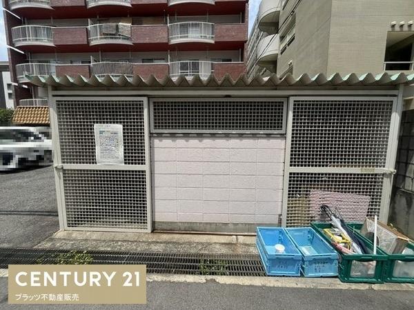 ユニライフ江坂