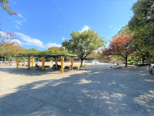 吹田市東御旅町の中古一戸建て(中の島公園)
