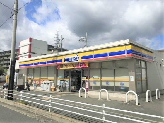 アンビエント千里山(ミニストップ吹田佐井寺1丁目店)