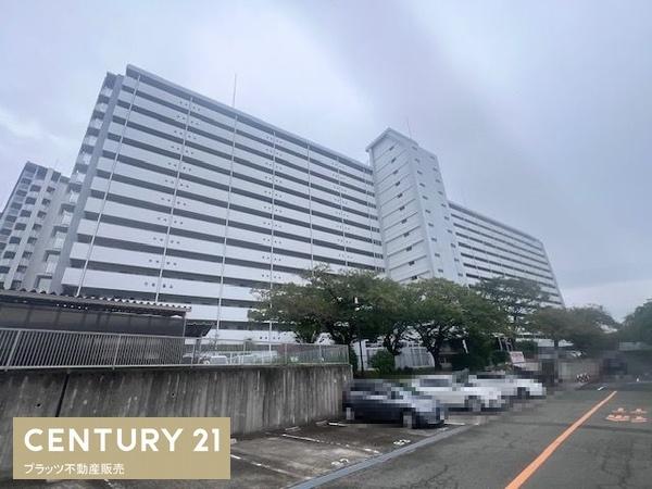 公社千里山田住宅A-2棟