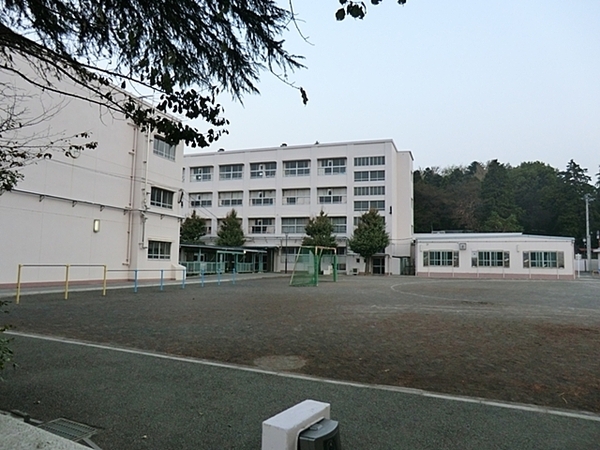 横浜市泉区岡津町の新築一戸建(横浜市立岡津小学校)