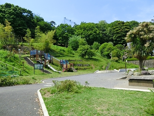 シャンボール西寺尾(西寺尾の丘公園)