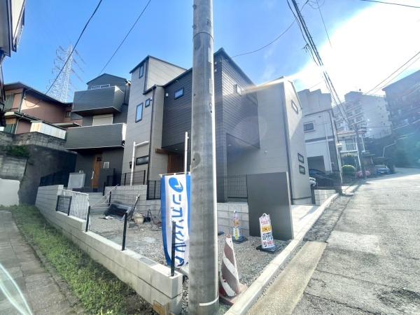 横浜市神奈川区松見町４丁目の新築一戸建