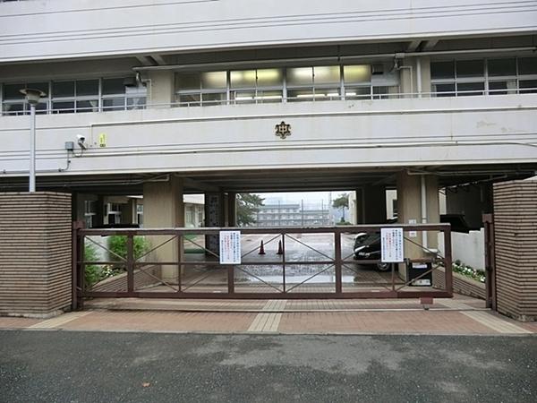マック大口コート(横浜市立浦島丘中学校)