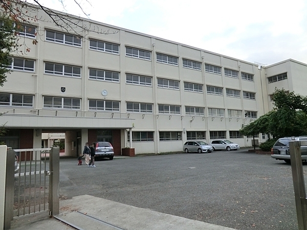 横浜市港南区港南台8丁目の新築一戸建(横浜市立港南台第一中学校)