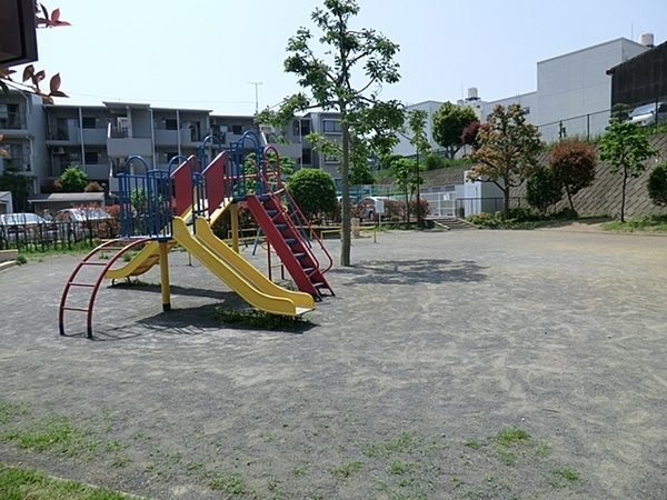 サングレイス鴨居サウスコート(白山町高倉公園)