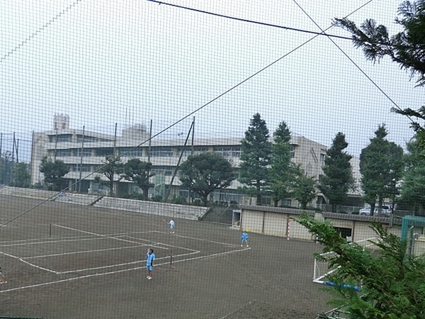 横浜市神奈川区片倉5丁目の新築一戸建(横浜市立六角橋中学校)