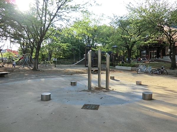 横浜市神奈川区片倉5丁目の新築一戸建(神大寺中央公園)
