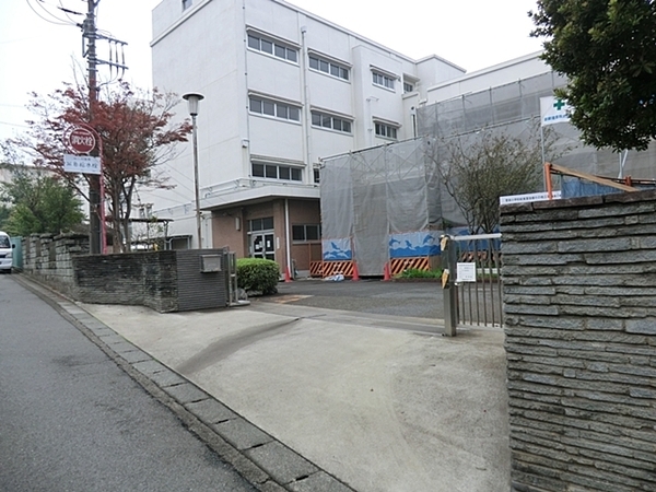 横浜市神奈川区菅田町の新築一戸建(横浜市立菅田の丘小学校)