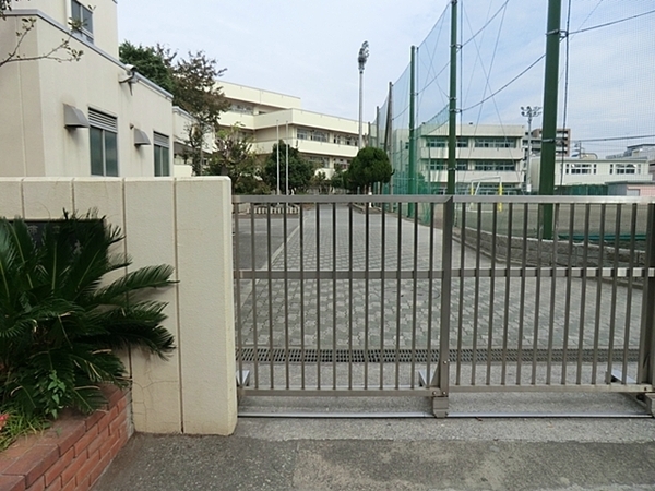 横浜市鶴見区寺谷2丁目の新築一戸建(横浜市立鶴見中学校)