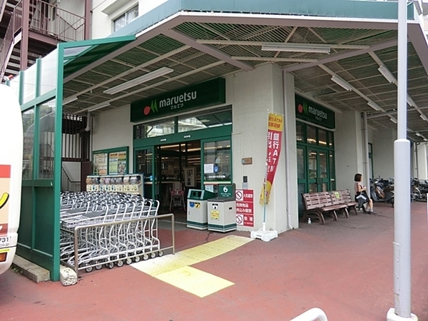 横浜市南区中里4丁目の新築一戸建(マルエツ六ッ川店)