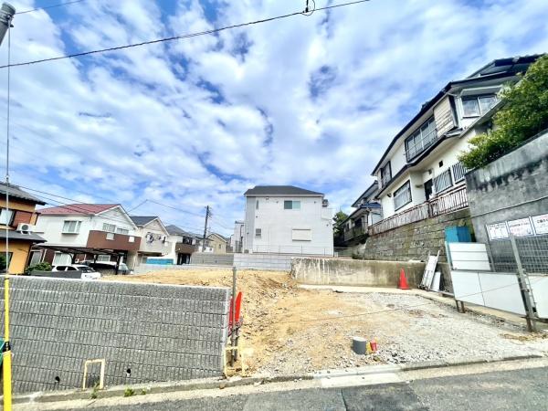 横浜市南区別所中里台の新築一戸建