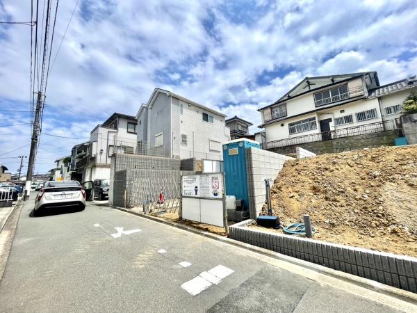 横浜市南区別所中里台の新築一戸建