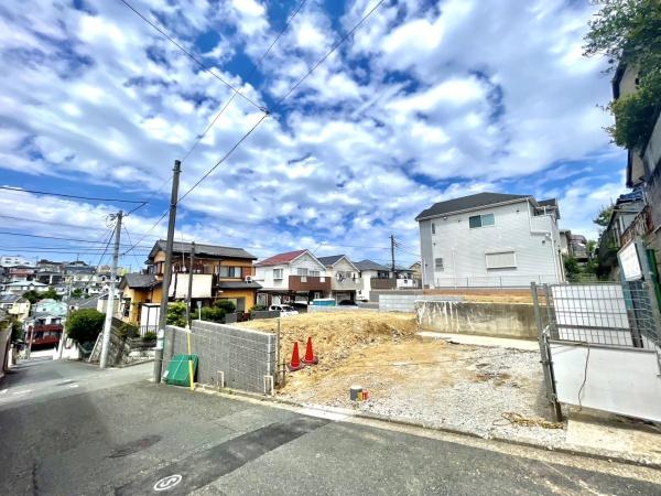 横浜市南区別所中里台の新築一戸建