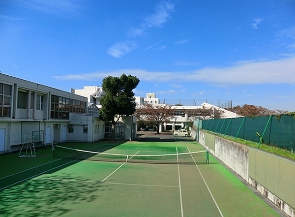 横浜市港北区高田西５丁目の新築一戸建(横浜市立高田中学校)