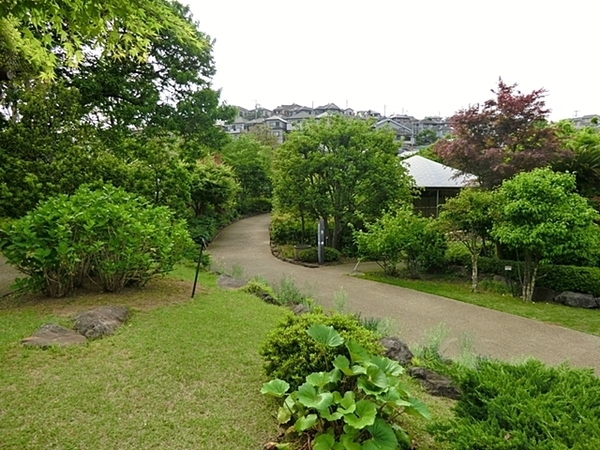 横浜市鶴見区馬場5丁目の新築一戸建(馬場花木園)