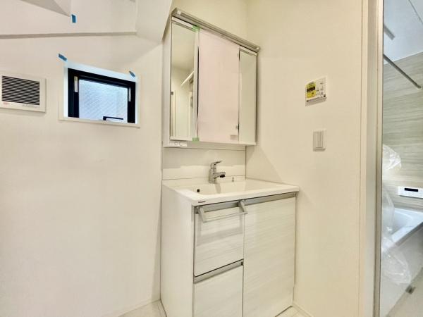 横浜市南区六ツ川２丁目の新築一戸建