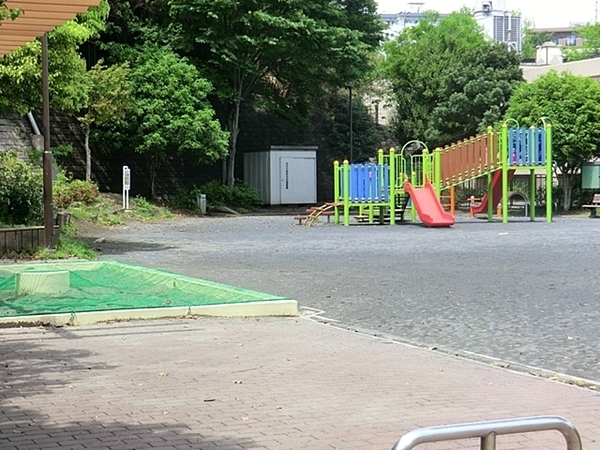 レイディアント横濱ユーロヒルズ(永田台第四公園)