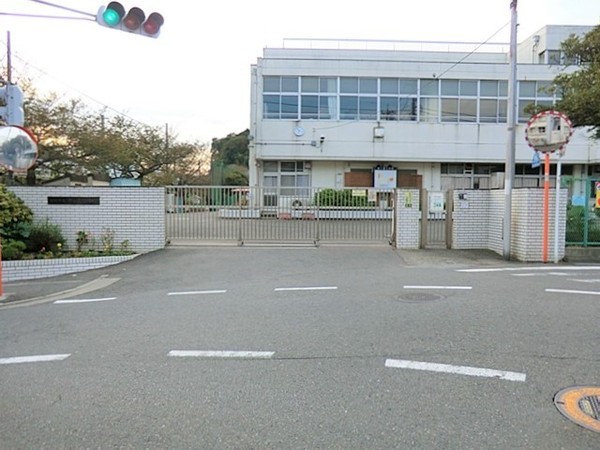 横浜市金沢区六浦東３丁目の新築一戸建(横浜市立瀬ケ崎小学校)