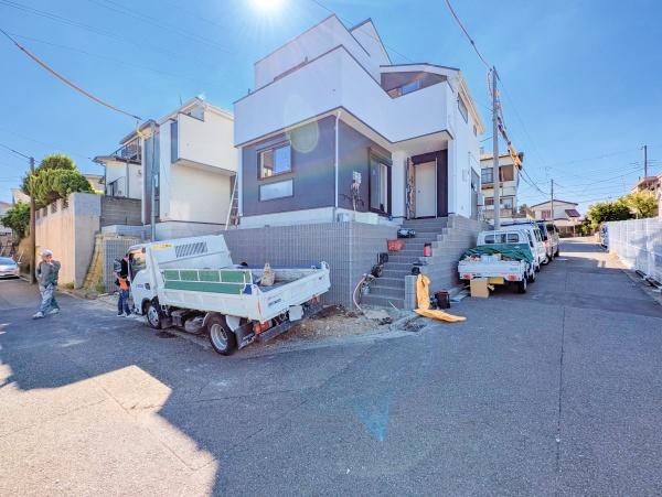 横浜市南区中里４丁目の新築一戸建