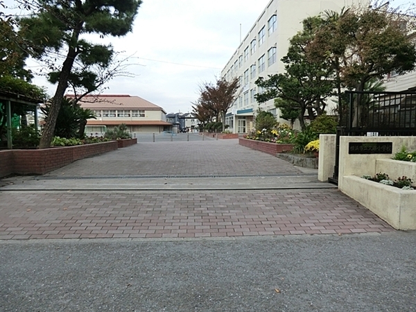 横浜市金沢区寺前２丁目の新築一戸建(横浜市立文庫小学校)