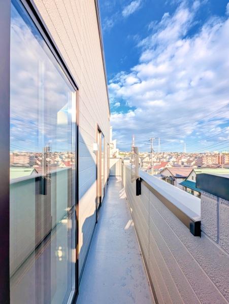 横浜市瀬谷区阿久和西2丁目の新築一戸建(バルコニー)