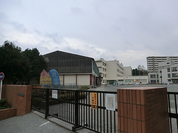 横浜市南区永田台の新築一戸建(横浜市立永田台小学校)