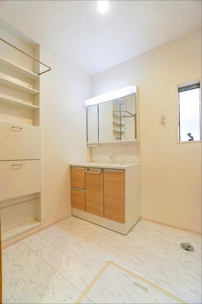 横浜市金沢区六浦東２丁目の新築一戸建