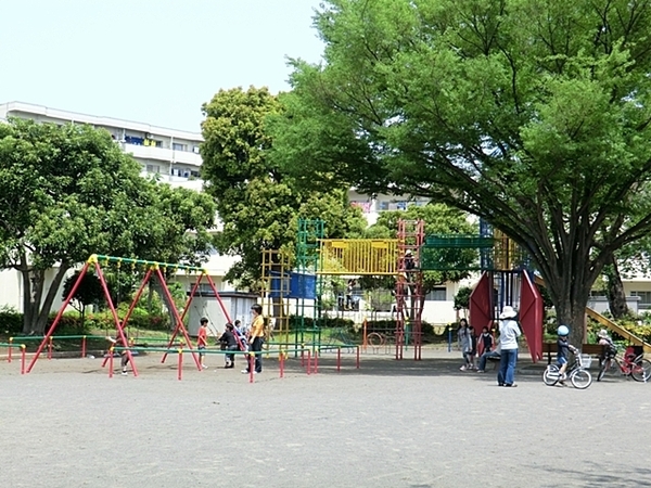 横浜市瀬谷区瀬谷２丁目の新築一戸建(瀬谷第二公園)