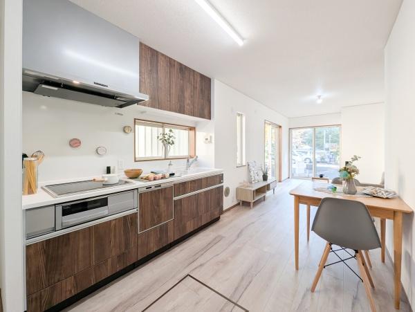 横浜市神奈川区松見町２丁目の中古一戸建て