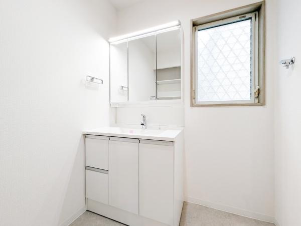 横浜市神奈川区西寺尾１丁目の中古一戸建て