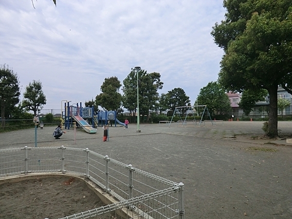 ロイヤルヒルズ上大岡１号棟(東永谷三丁目公園)