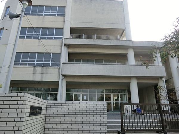 横浜市栄区長沼町の土地(横浜市立飯島中学校)