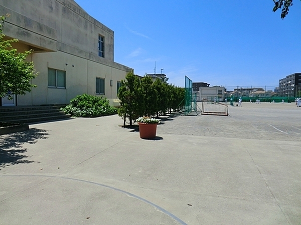 川崎市中原区上平間の新築一戸建(川崎市立玉川中学校)