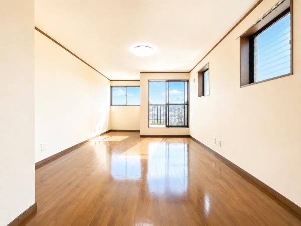 横浜市神奈川区三枚町の中古一戸建て