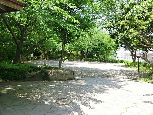 ウッドパーク金沢文庫１号棟(白山道奥公園)