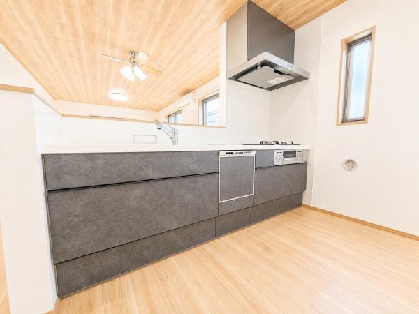 横浜市南区六ツ川２丁目の新築一戸建