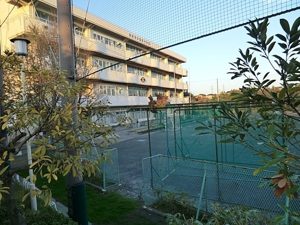 横浜市戸塚区汲沢町の新築一戸建(横浜市立汲沢中学校)