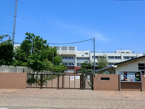新川崎グランドハイツ(川崎市立古市場小学校)