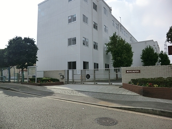 横浜市旭区中沢２丁目の新築一戸建(横浜市立旭中学校)