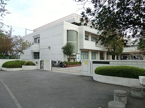 横浜市金沢区釜利谷東７丁目の新築一戸建(横浜市立釜利谷中学校)