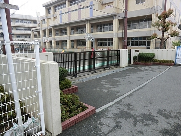 パレステージ片倉町ナチュラコート(横浜市立神大寺小学校)