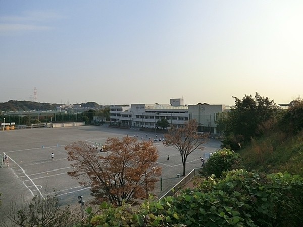 横浜市戸塚区秋葉町の中古一戸建て(横浜市立秋葉中学校)