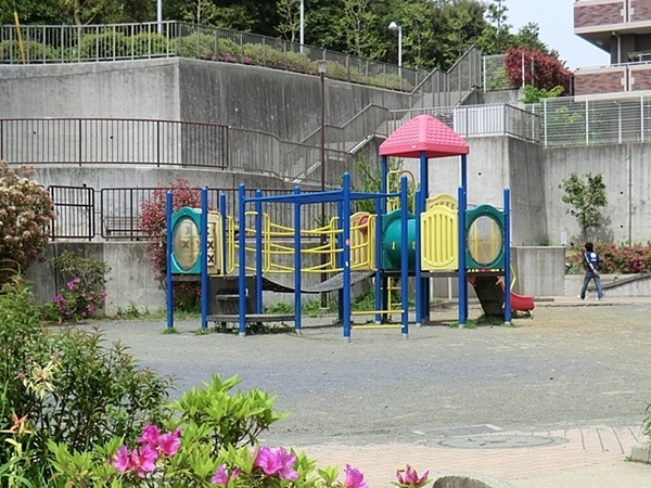 横浜市港南区日野４丁目の新築一戸建(日野三丁目第二公園)