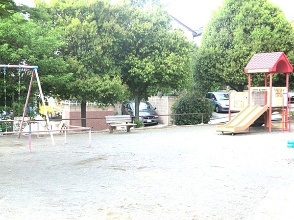 横浜市青葉区美しが丘西２丁目の中古一戸建て(美しが丘西山王坂公園)