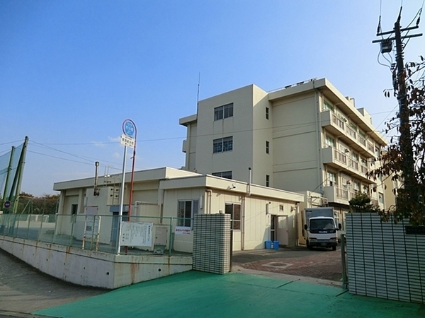 横浜市戸塚区平戸５丁目の中古一戸建て(横浜市立平戸中学校)