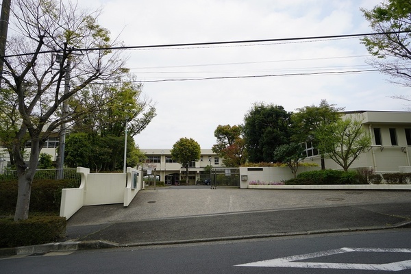 横浜市青葉区たちばな台２丁目の新築一戸建(横浜市立鴨志田中学校)