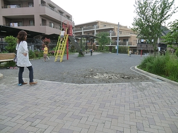 横浜市港南区港南１丁目の新築一戸建(大久保三丁目第三公園)