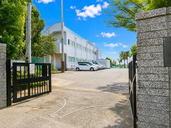 横浜市鶴見区東寺尾４丁目の新築一戸建(横浜市立生麦中学校)